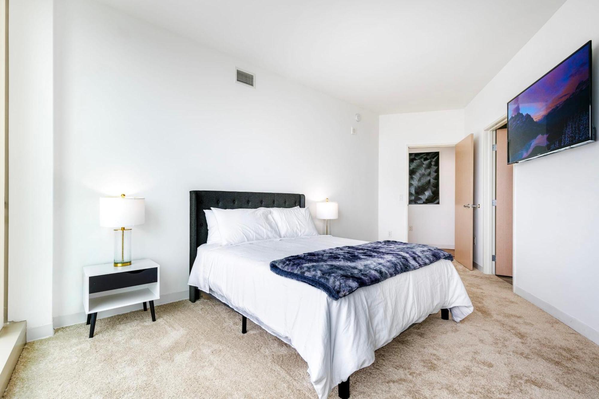 Apartment 2br Luxury Highrise Retreat Vt *